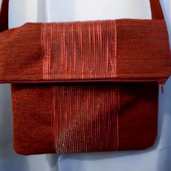 New Garnet Red Shoulder Bag Purse Lots of pockets and zippers! Dressy Formal - Picture 6 of 14